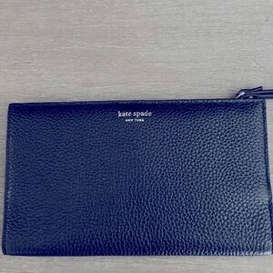 New never used Kate Spade Wristlet Wallet black!
